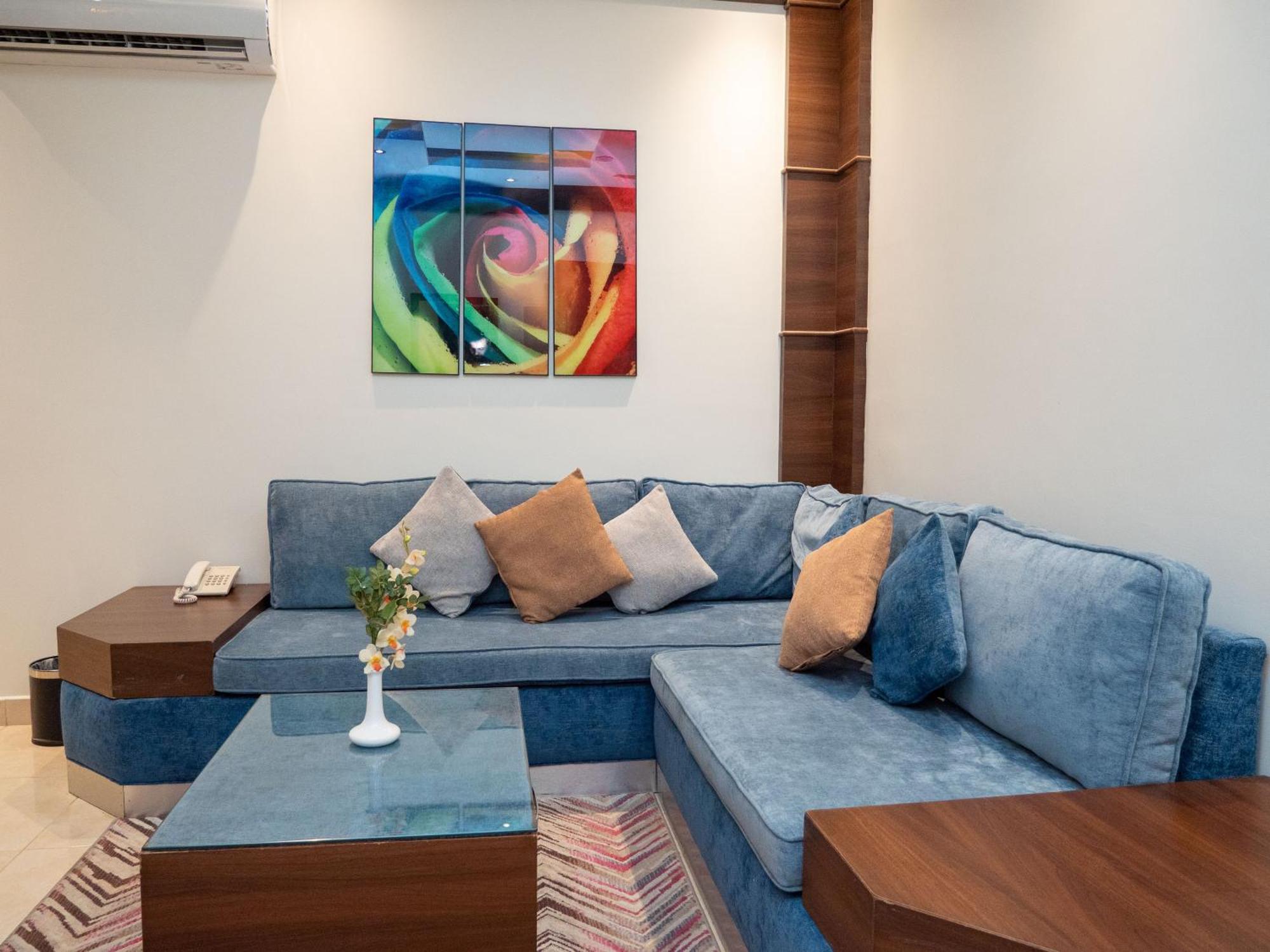 Innyar Hotel Riyadh Eksteriør billede