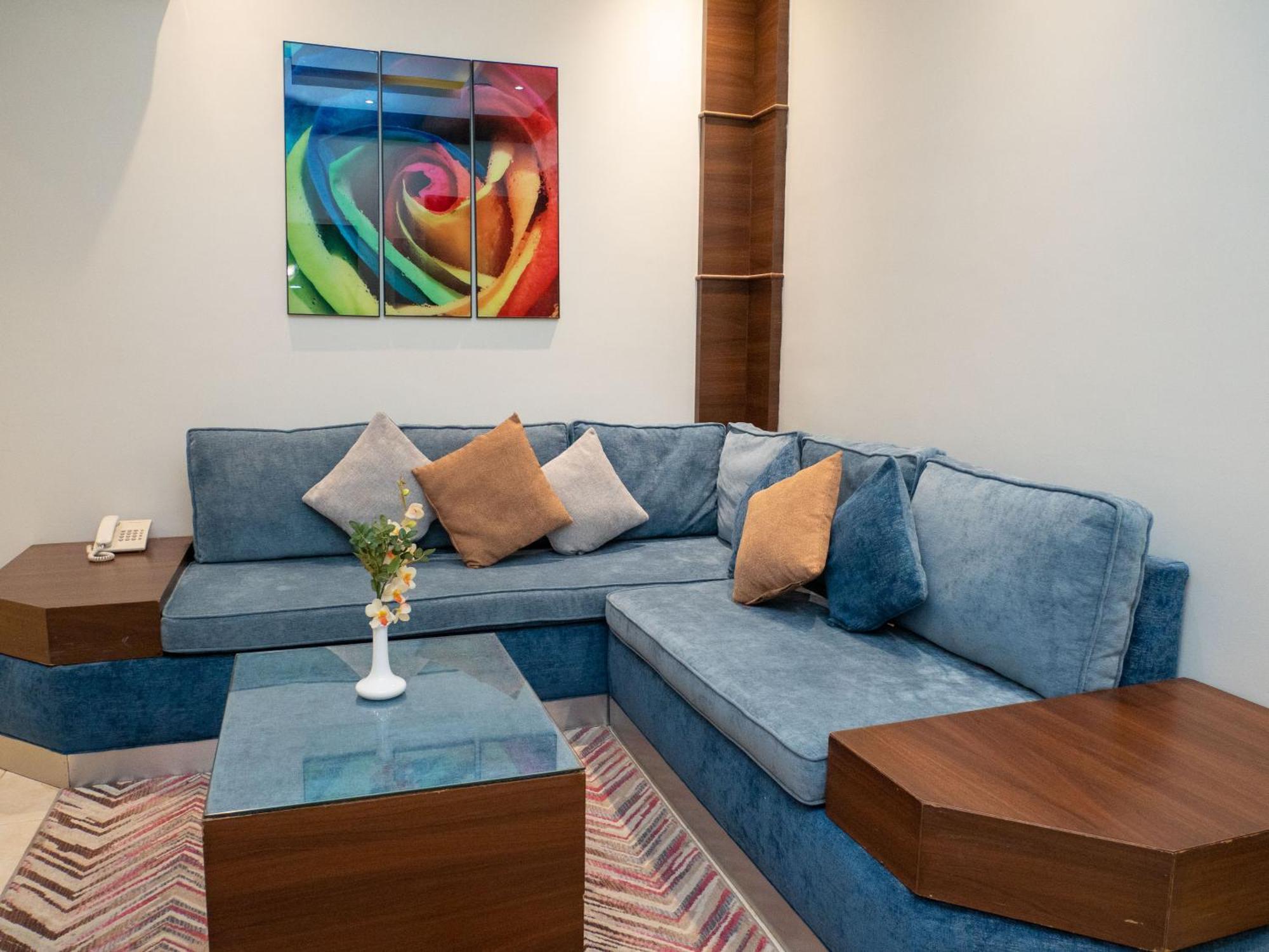 Innyar Hotel Riyadh Eksteriør billede