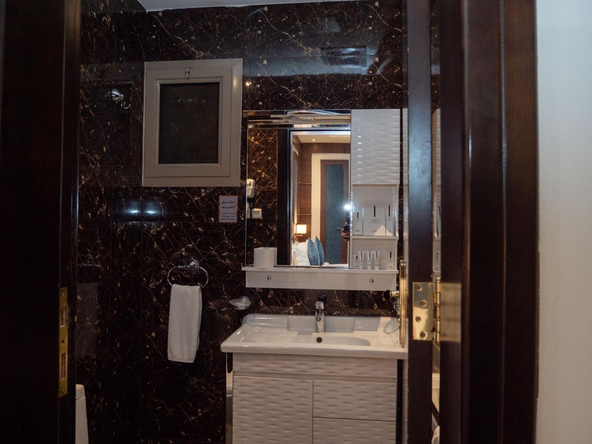 Innyar Hotel Riyadh Eksteriør billede